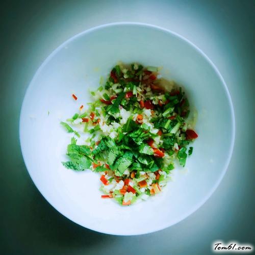 【青椒淋汁皮蛋】