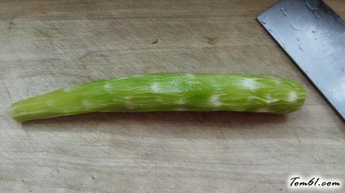 【凉拌青笋丝】