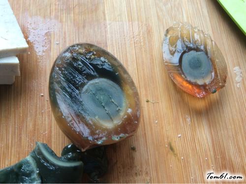 【松花蛋拌豆腐】