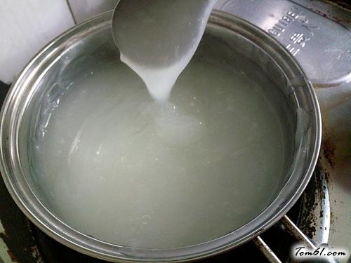 【凉拌豌豆凉粉】