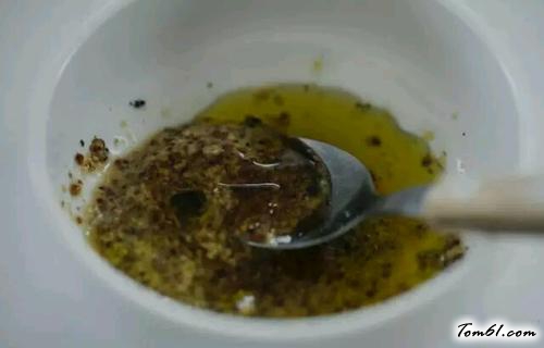 【香煎猪排佐缤纷蔬菜沙拉】