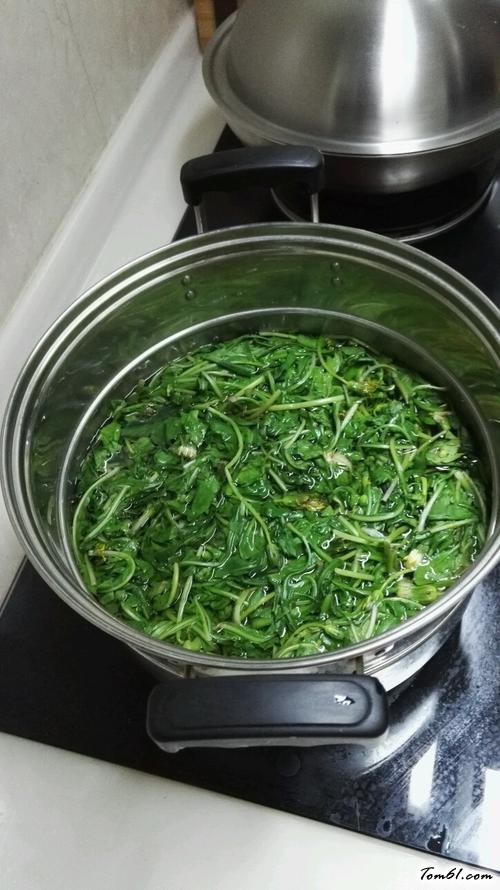 【凉拌蒲公英菜】