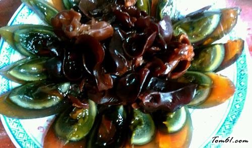 【双耳拌皮蛋】