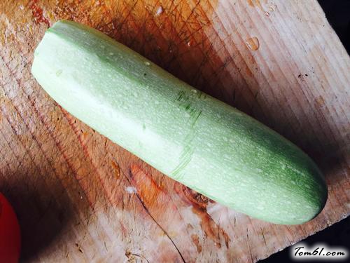 【凉拌西葫芦】