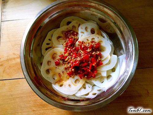 【剁椒拌藕片】