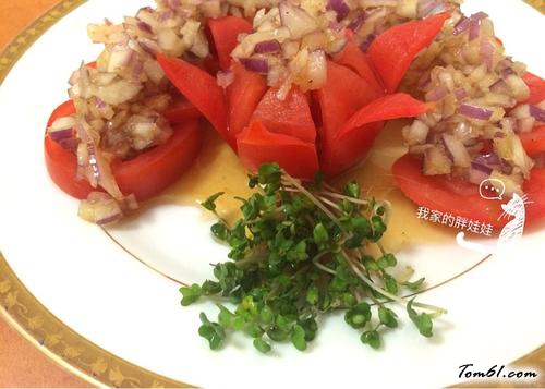 【西红柿洋葱沙拉】