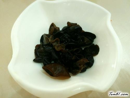 【黄瓜拌木耳】