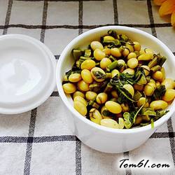 嫩芽香椿拌黄豆的做法