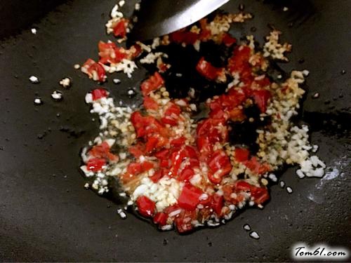 【剁椒拌藕片】