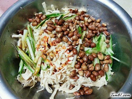 【凉拌手撕鸡丝】