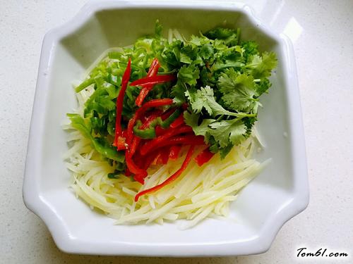 【炝拌土豆丝】