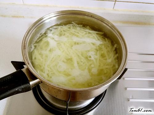 【炝拌土豆丝】