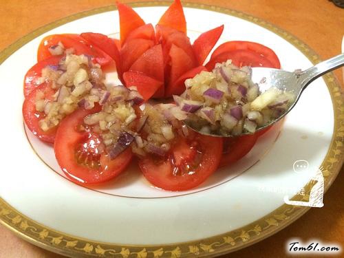 【西红柿洋葱沙拉】