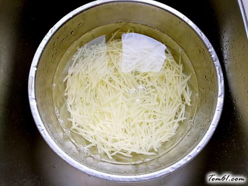 【炝拌土豆丝】