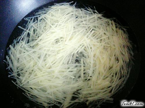 【酸辣凉拌土豆丝】