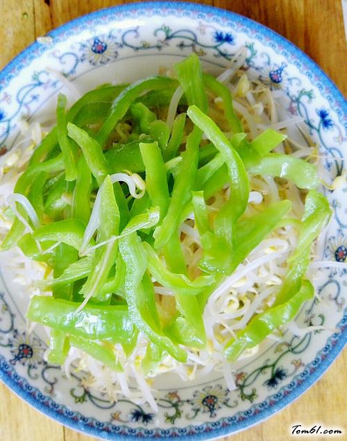 【酸辣炝拌绿豆芽】