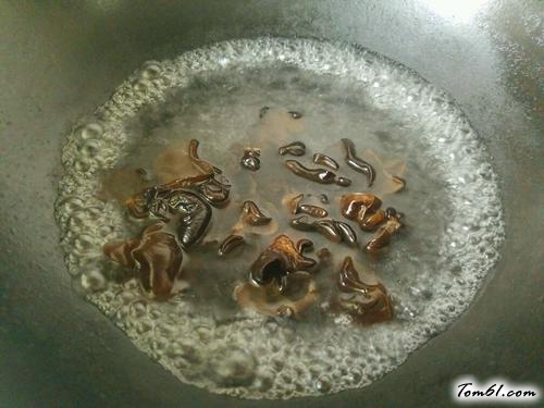 【黄瓜拌木耳】