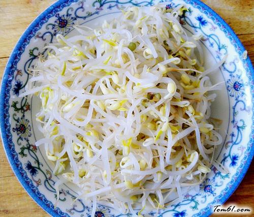 【酸辣炝拌绿豆芽】