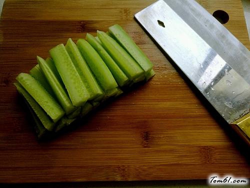 【咸蛋黄凉拌黄瓜】