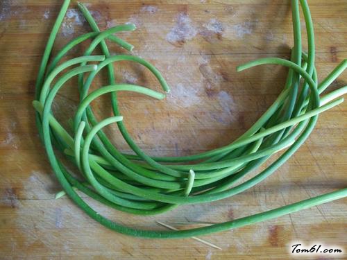 【凉拌蒜苔丝】