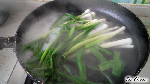 【菠蒜红油澡(芥末味)】