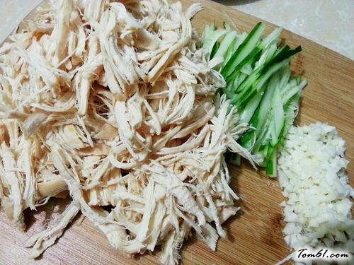 【凉拌手撕鸡丝】