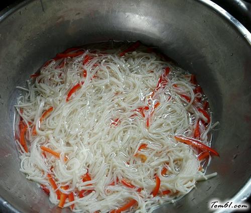 【凉拌金针菇】