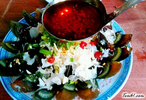 【双耳拌皮蛋】