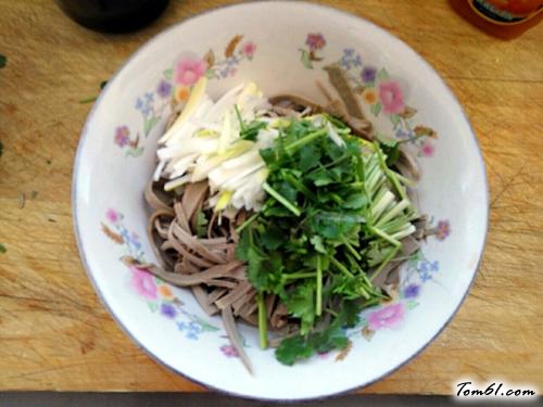 【凉拌三河豆腐丝】