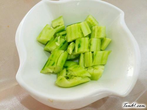 【黄瓜拌木耳】