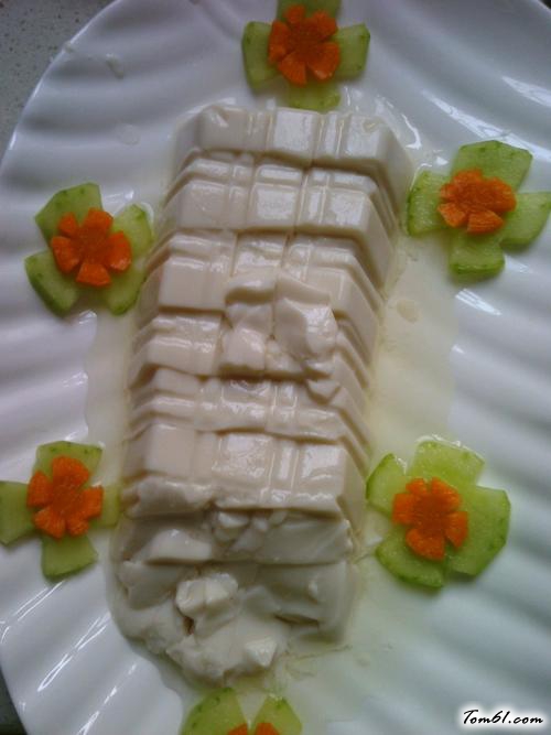 【虾尾凉豆腐】