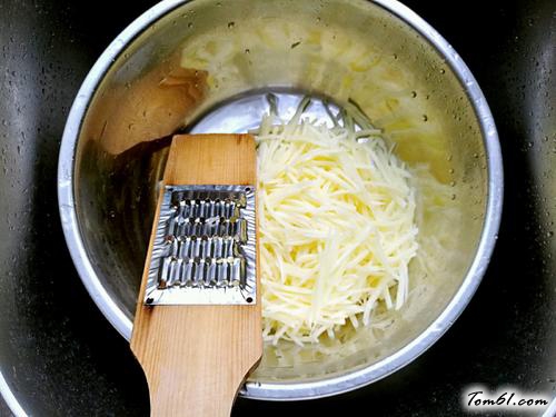 【炝拌土豆丝】