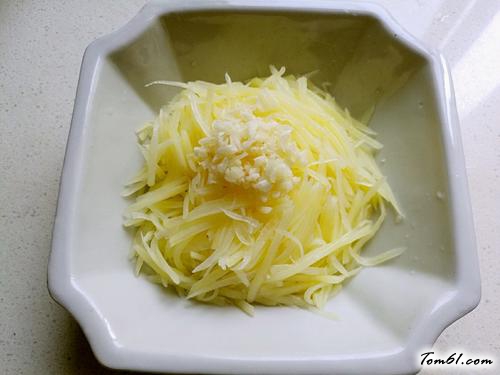 【炝拌土豆丝】