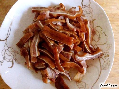 【猪耳拌黄瓜】