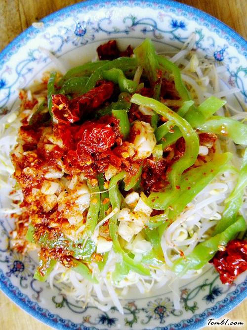 【酸辣炝拌绿豆芽】