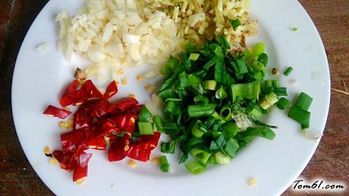 【双耳拌皮蛋】