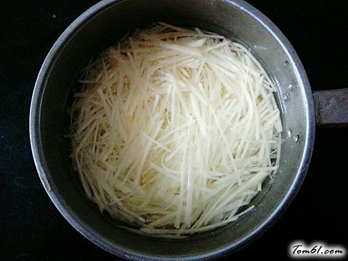 【酸辣凉拌土豆丝】