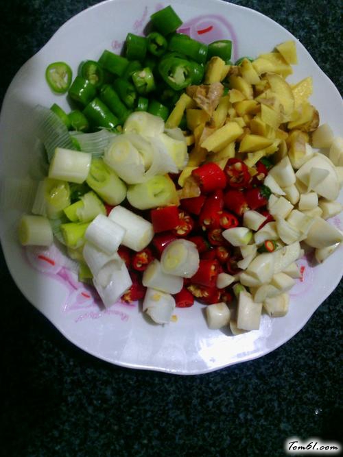 【凉拌金针菇】