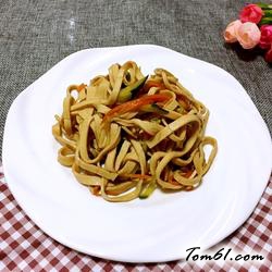 凉拌豆腐皮的做法4