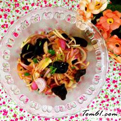 凉拌洋葱木耳的做法