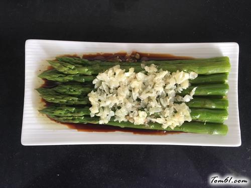 【蒜蓉白灼芦笋】