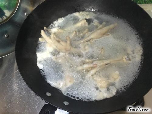 【电饭煲卤鸡爪】