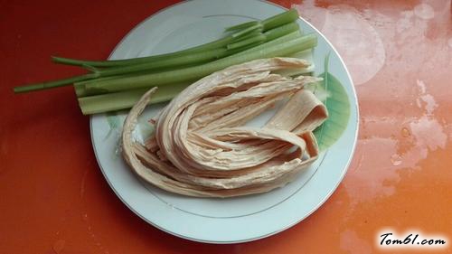 【芹菜拌腐竹】