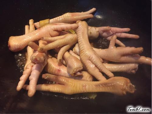 【美味卤鸡爪】
