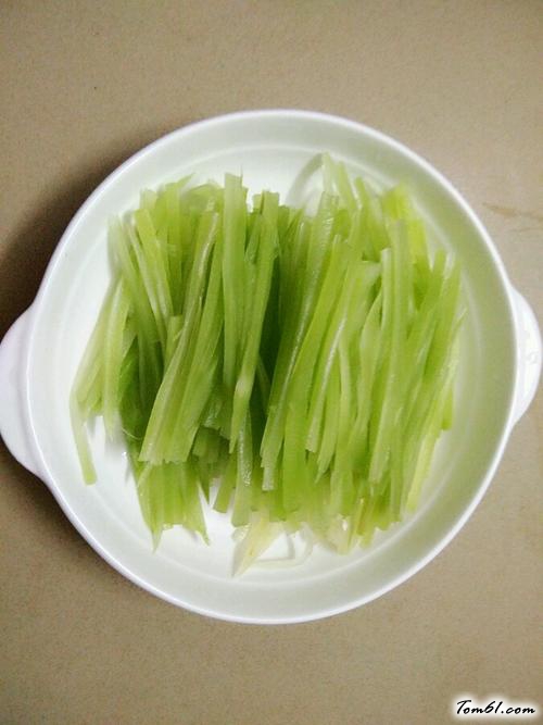 【凉拌莴笋丝】