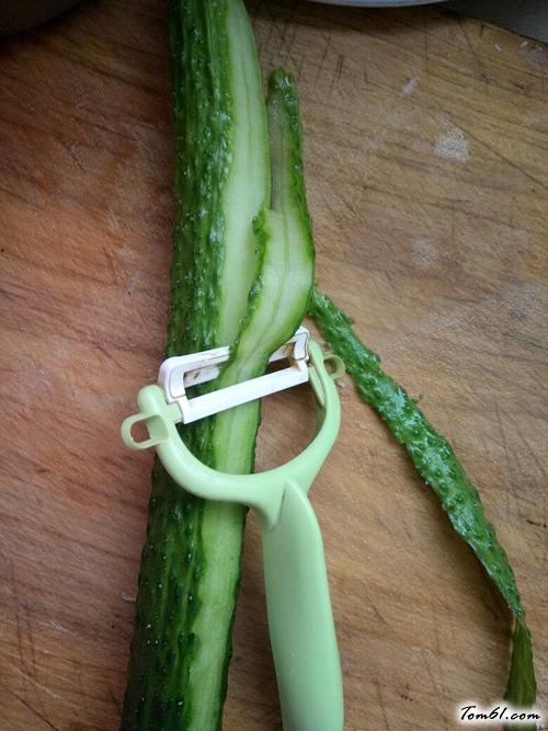 【凉拌花朵黄瓜】