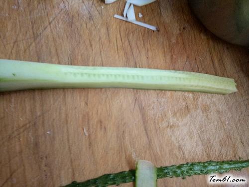 【凉拌花朵黄瓜】