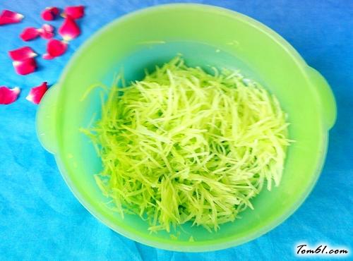 【腊肠凉拌莴苣】