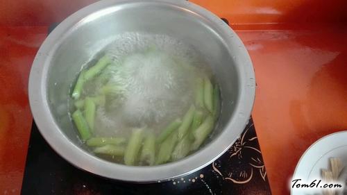 【芹菜拌腐竹】