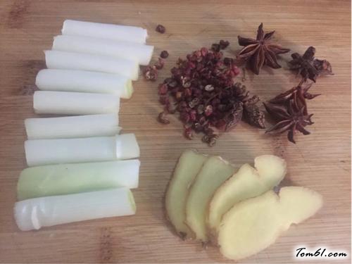 【美味卤鸡爪】